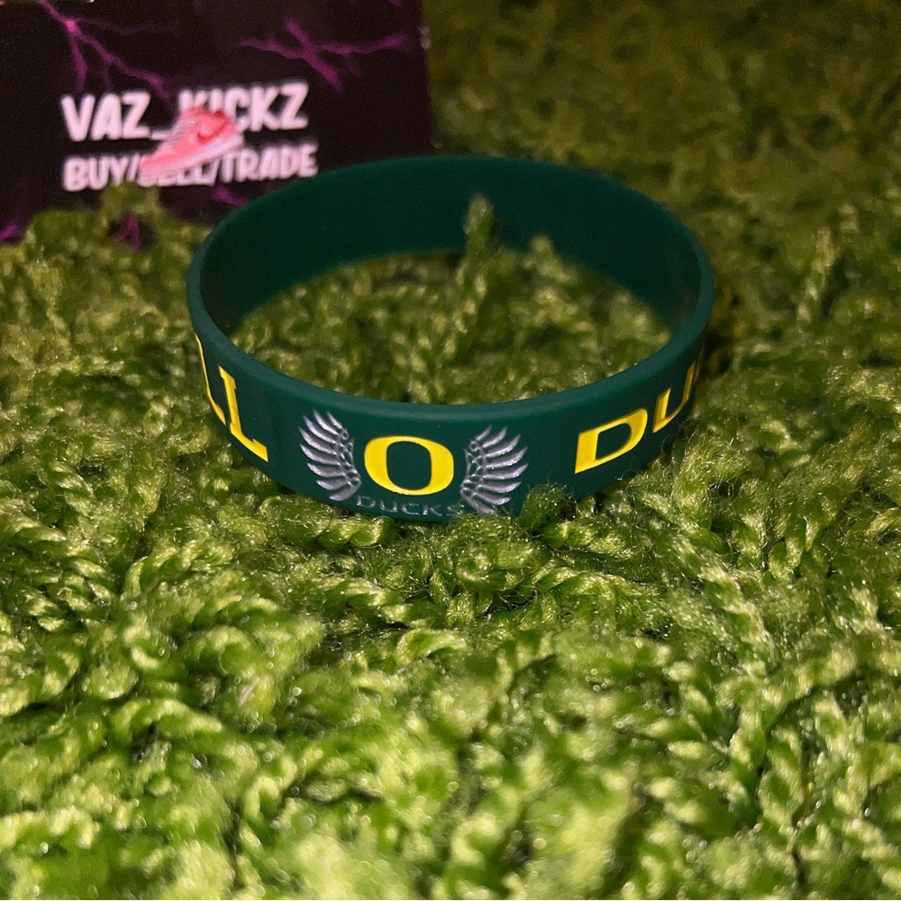 Oregon Ducks NCAA Nike Football Wristband/braclet